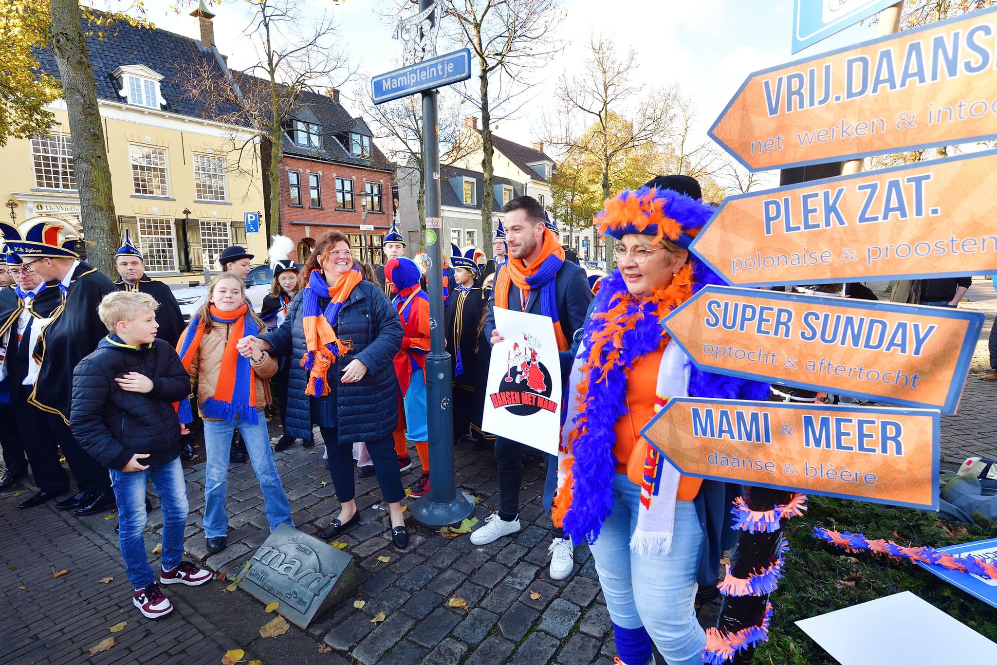Carnavalsvereniging De Stijloren maakt samen met burgemeester Marina Starmans en jeugdburgemeester Vieve van Kuijk het thema bekend voor Mami Etten-Leur 2024: dansen & meer